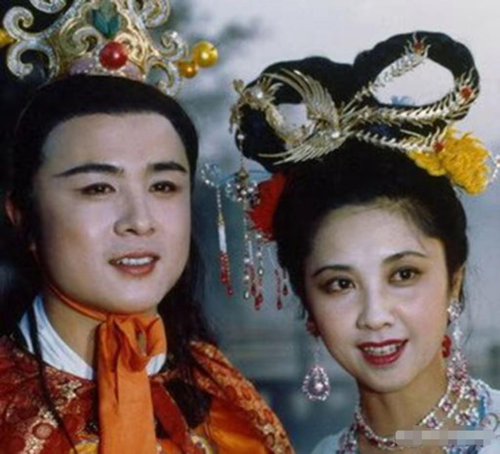 御弟哥哥终究负了女儿国国王！
    女儿国国王扮演者朱琳与迟重瑞的那段经典“戏