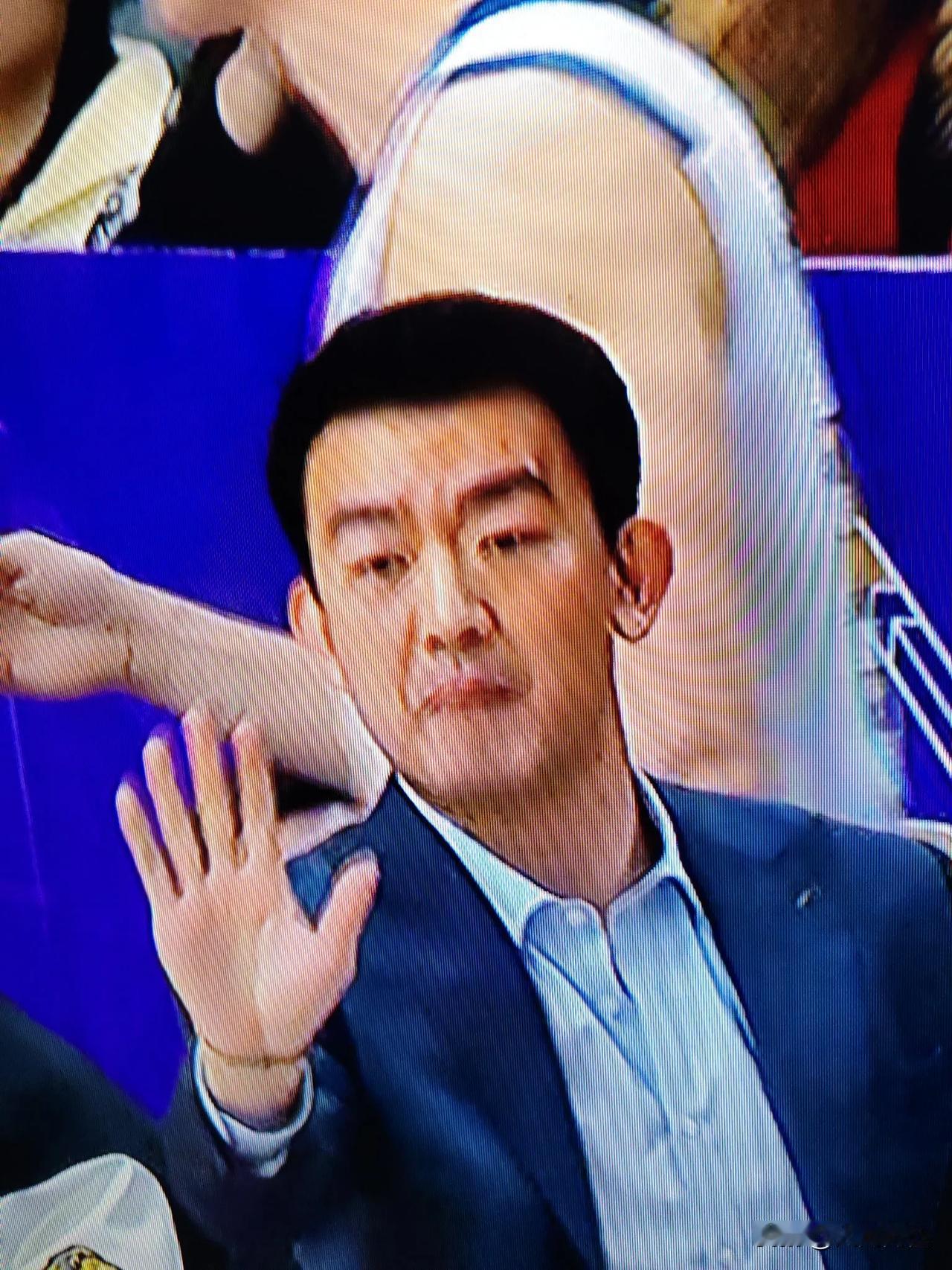 CBA常规赛第十九轮冷门频出，简直惊掉下巴，联赛前二名客场翻船，广厦被山东、上海