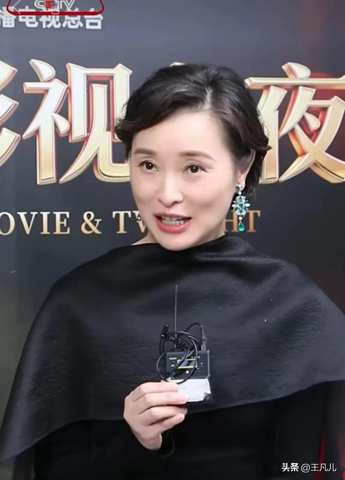 别拿后来的专一，洗白从前的背叛，颁奖典礼后台的偶遇，把这句话体现得淋漓尽致。陈建