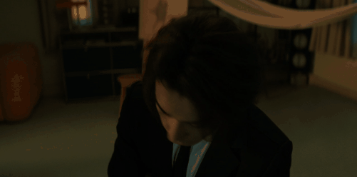 聂九罗炎拓私闯民宅开打，一黑一粉对战超吸睛，动作利落气场拉满，这性张力谁顶得住！