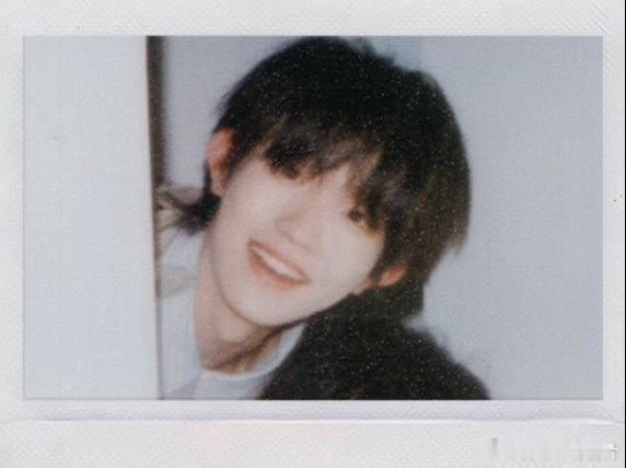 苏新皓 不是明星苏新皓眼里有光，心中有梦，脚步永远坚定。把热爱刻进日常，把努力变