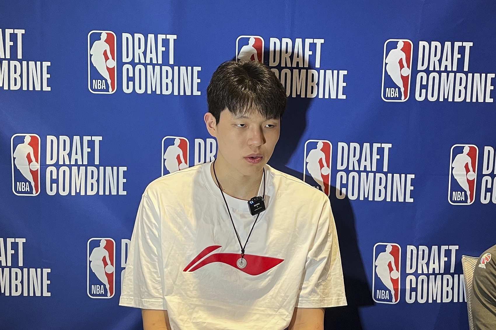 Nets Daily报道，篮网是少数的几支前往中国，在CBA比赛中现场考察杨瀚森
