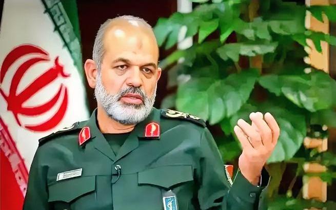 伊朗政权变天了！
4月23日，据《纽约时报》的消息称，伊朗革命卫队已经完成对该国