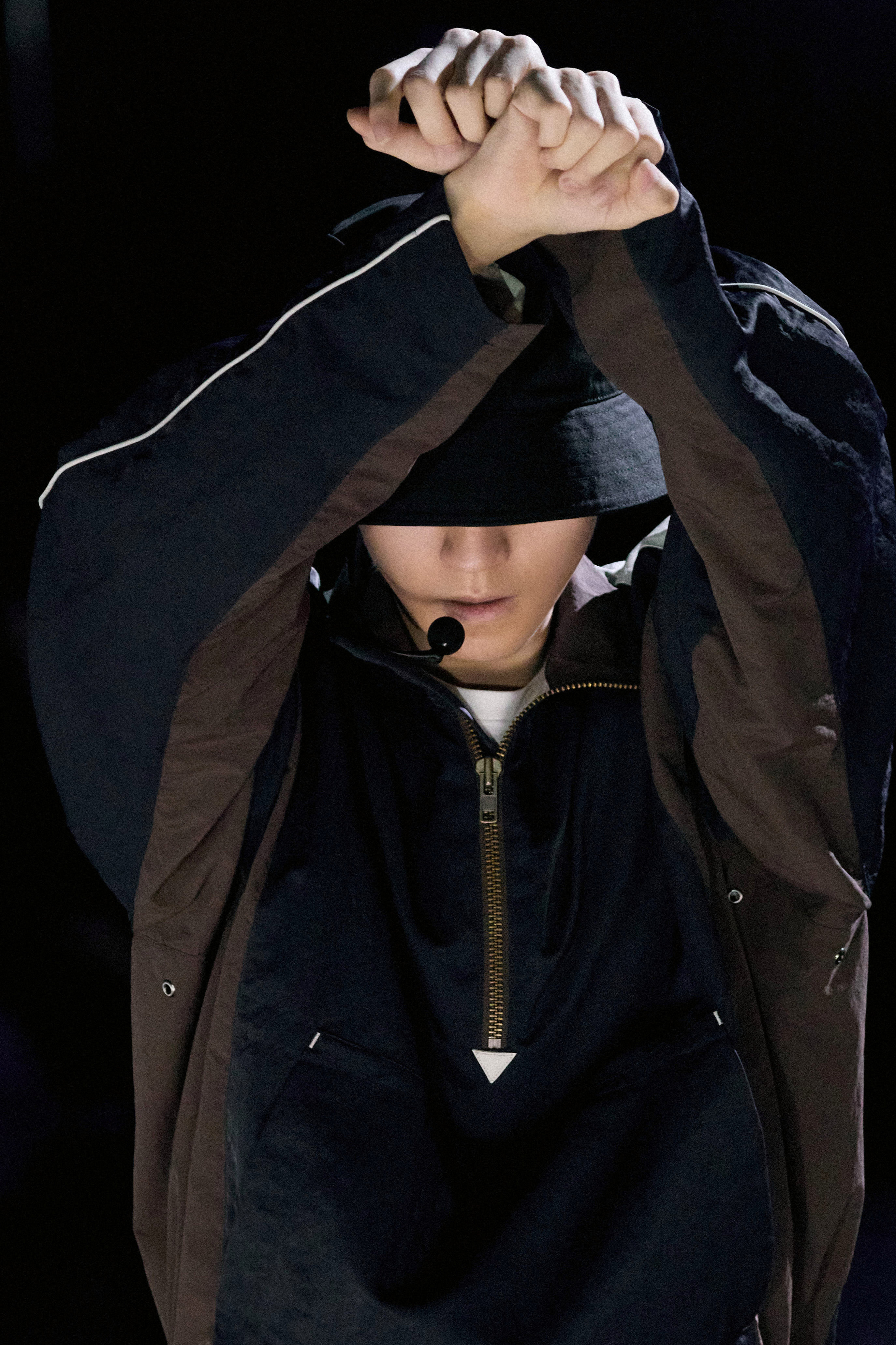 王俊凯工作室请继续热暴力王俊凯江苏卫视跨年排练照更新📸工作室这个营业频率！请继