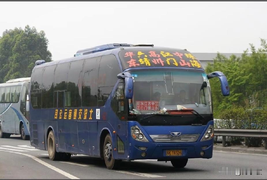 广西曾经开往广东珠三角的省际长途线路（41），不知还有多少在跑？
六靖—珠海
容