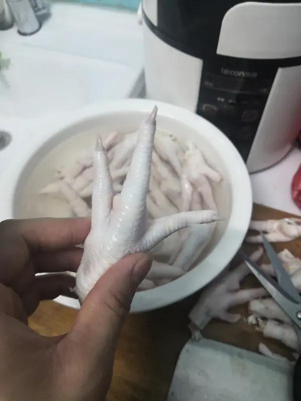 起底漂白鸡爪涉事方蜀福香：年产超4万吨、获食品安全管理认证，公号提了超50次“安