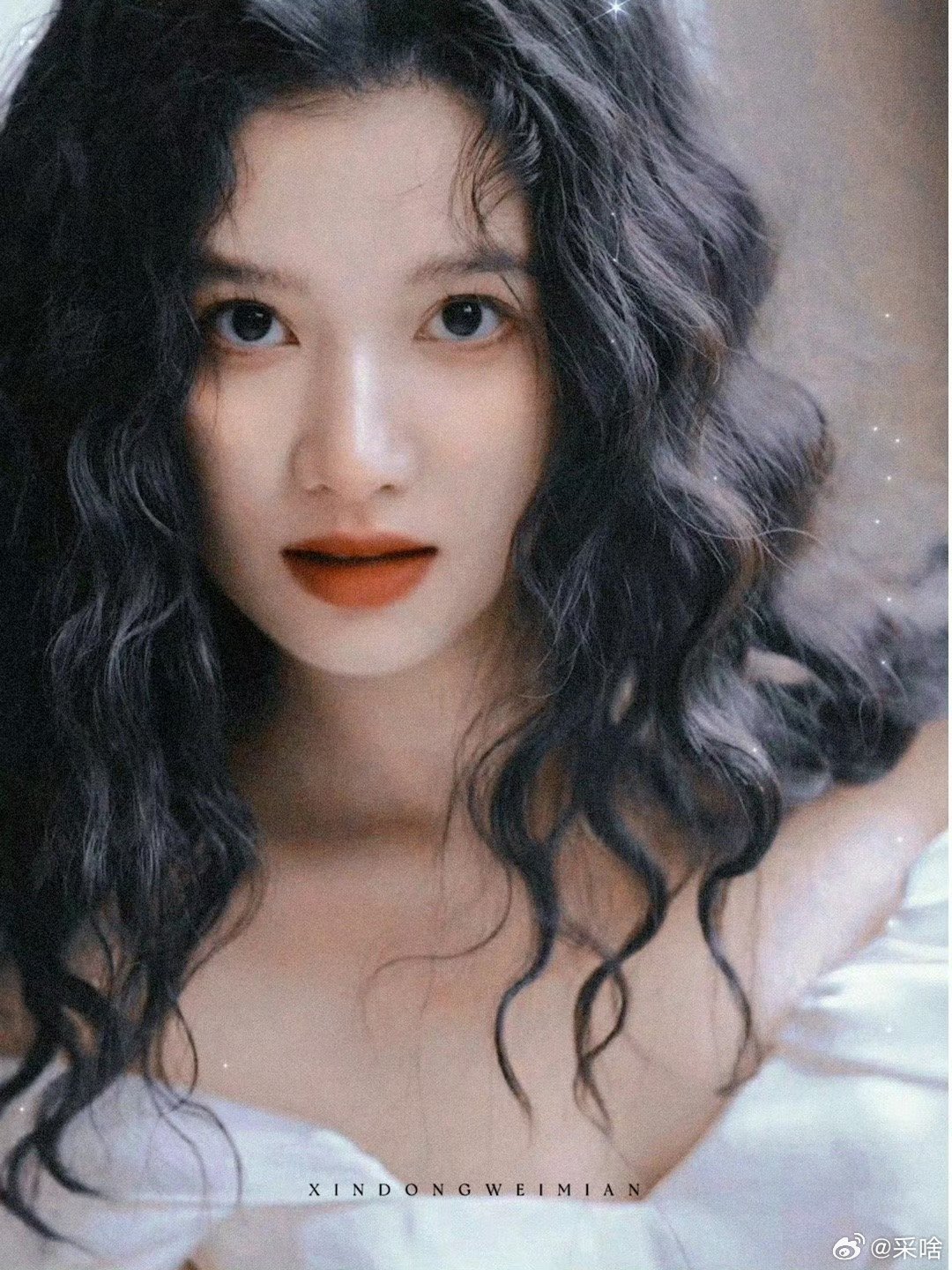 张婧仪回应不爱上综艺张婧仪不爱上综艺的原因比起喧闹的综艺镜头，张婧仪更适应剧组的