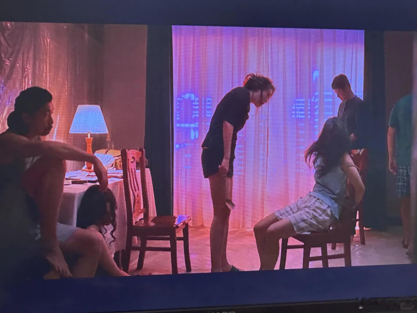 超雄虐女剧的虐女叙事安排，是物化女性的潜在思维模式。反对“破碎花瓶叙事”，这种虐