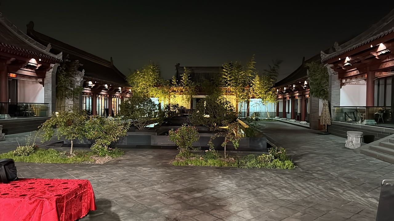 《天道》:读书时，大家拼的是智商；工作后，大家拼的是情商；而到了人生后半程才发现