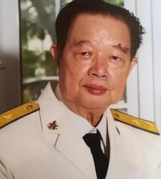 中国一直秉持着 “不开第一枪” 的原则，这是我们的大国担当和和平诚意。但这并不意