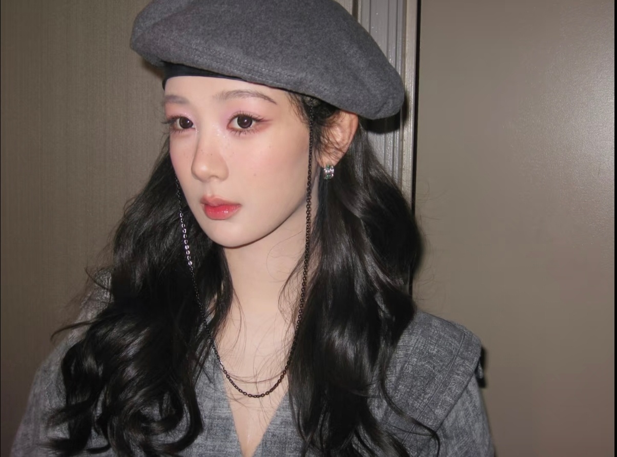 感觉现在想看杨紫演偶像剧只能靠天意了，比如那种距离大项目开机之前还有好几个月的时