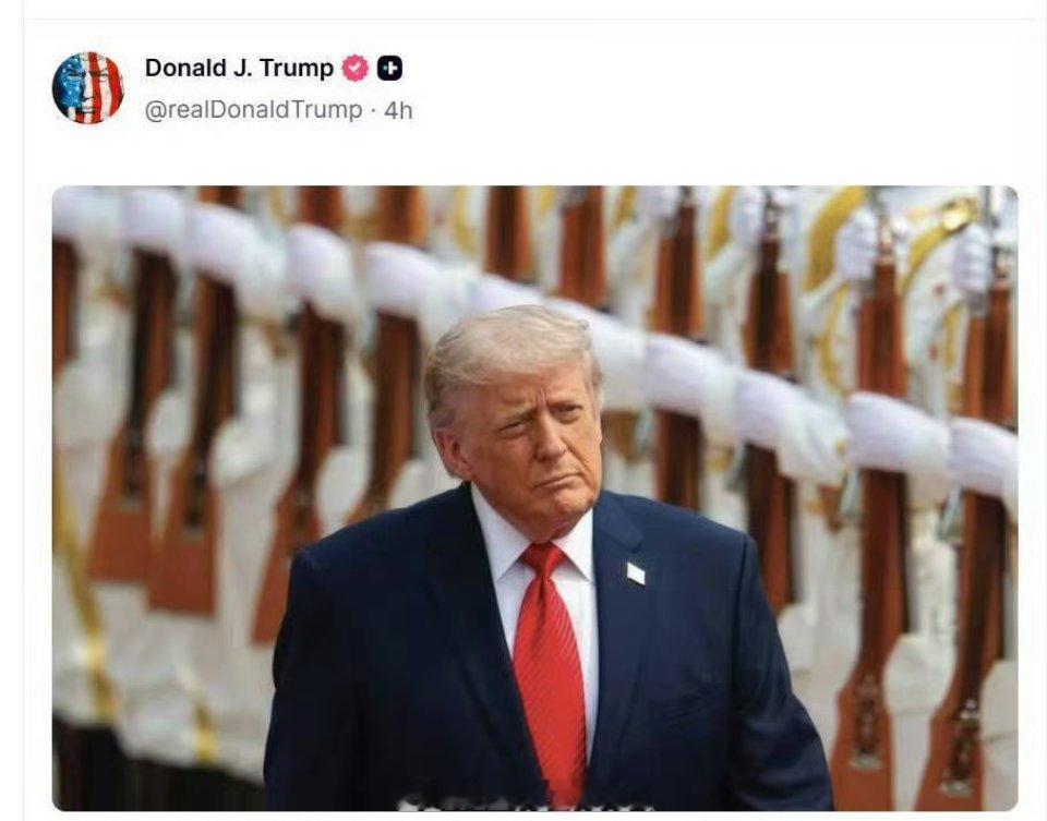 川建国已经发了多条关于我军仪仗兵的内容！我突然想起了去年九月份，川建国在接受媒体