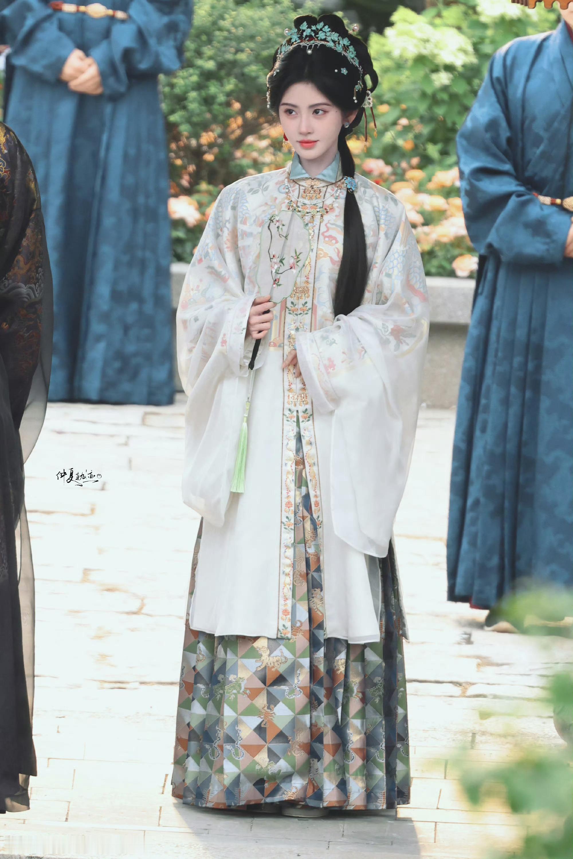 鞠婧祎jjy鞠婧祎千香jjy鞠婧祎姜黎非“你的人生我从未参与  而我的青春全部是