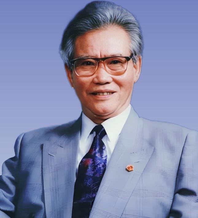 [微风]他3岁丧母，4岁被通缉，8岁被关大狱，10岁沦为乞丐爬行十多公里，四十年