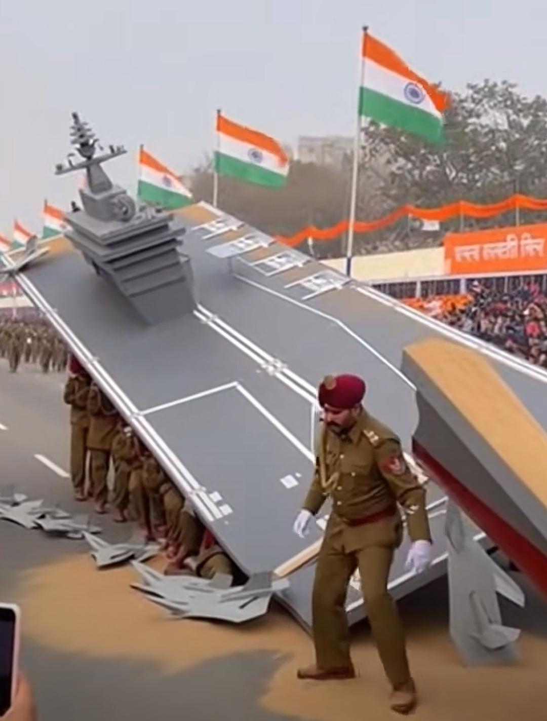 你不得不佩服，印度全球第一！
什么技术呢？
三维六面空间立体摇摆技术！
这就像一