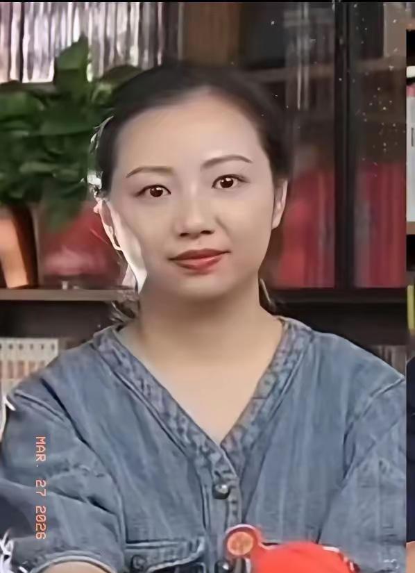 一张讣告，让全网记住了万霞这个名字。大家都在好奇，为何偏偏是她能成为张雪峰最信赖