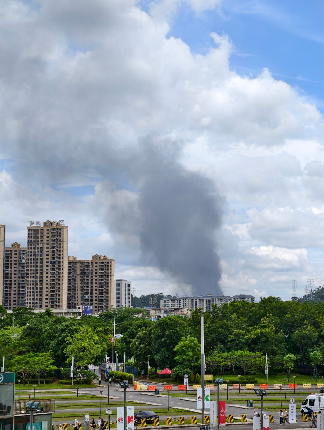 好像是哪失火了[晕]  ​​​