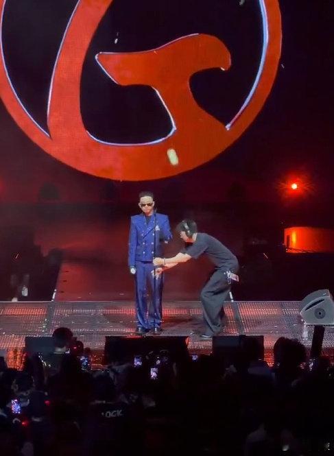 GAI美国演唱会现场人均安陵容GAI跨半球带观众有氧 谁说美国人不会唱中文？GA