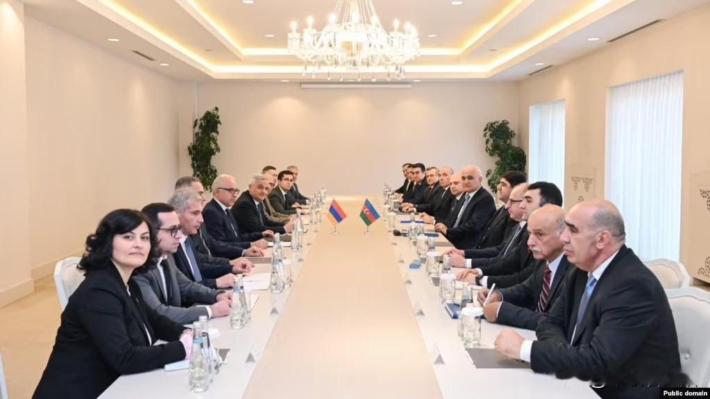 亚美尼亚和阿塞拜疆又谈边境了！周五亚美尼亚副总理带着代表团直奔阿塞拜疆盖贝莱，专