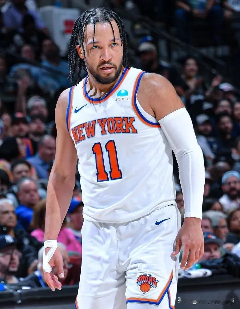 本赛季 NBA 得分王：

33.8——MVP 候选人
30.7——MVP 候选