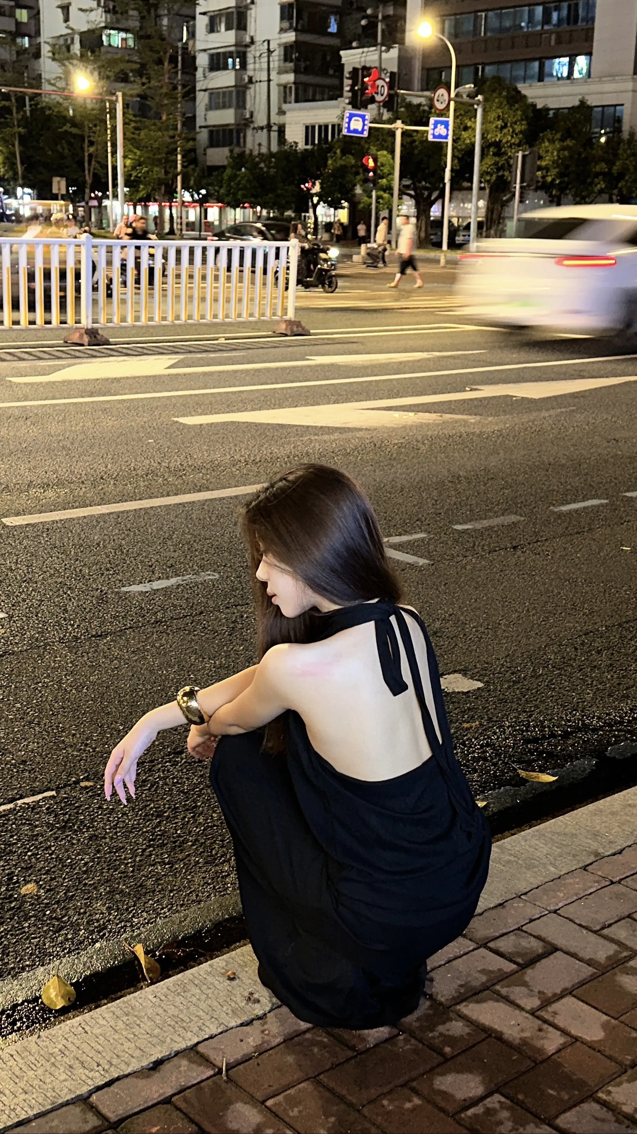 嘈杂的背景