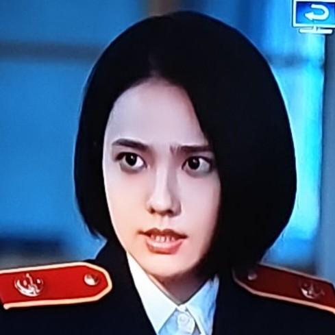 《重器》里，滨江中级人民检察院的年轻女检察官夏英杰正直善良、满怀正义。她对钱兴良