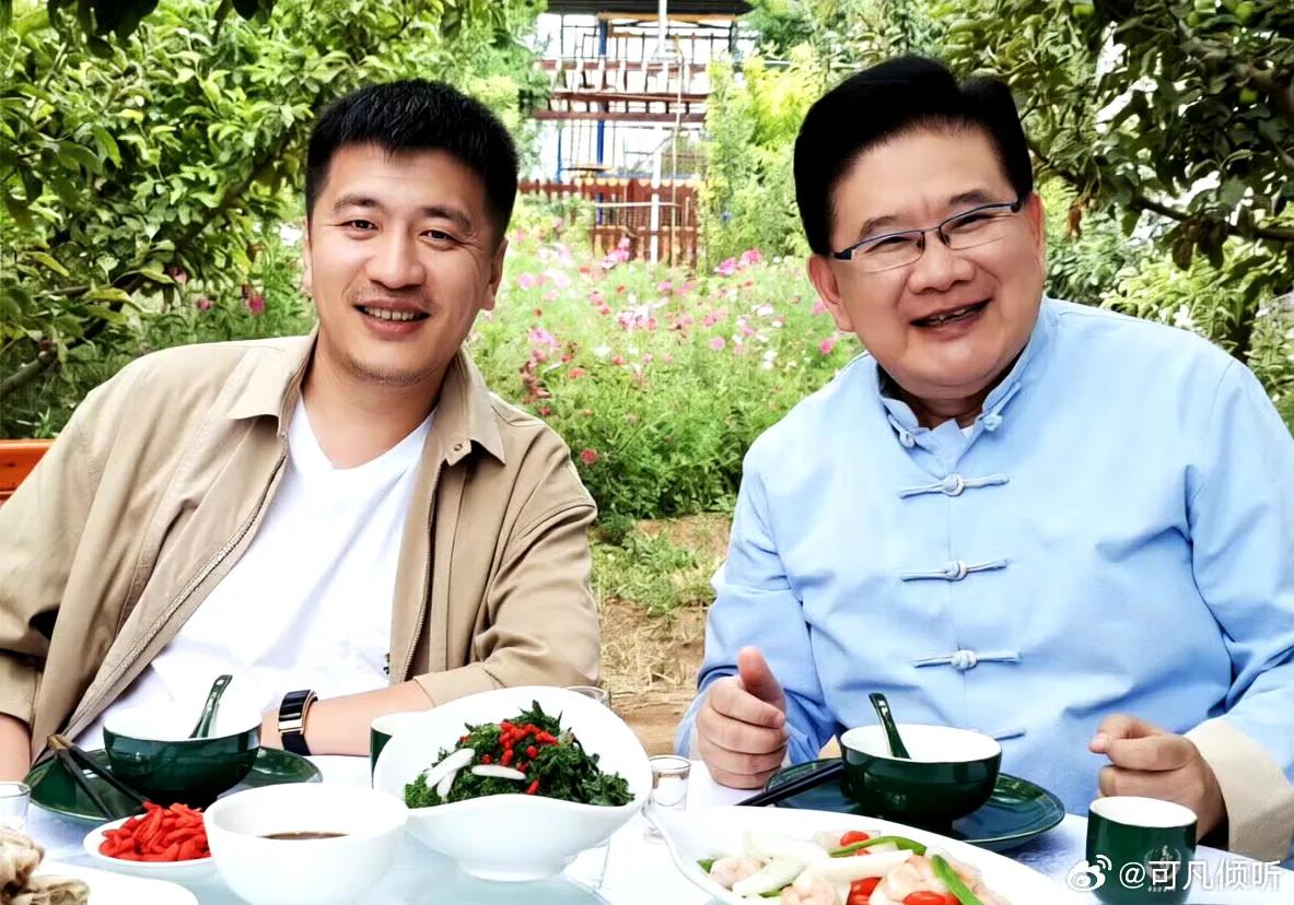 对沪上一哥曹可凡老师的印象越来越好了，张雪峰才华横溢，他还拍过剧，但是与他合作的