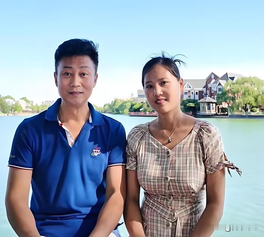 耿为华
贺丽丽
夫妻照