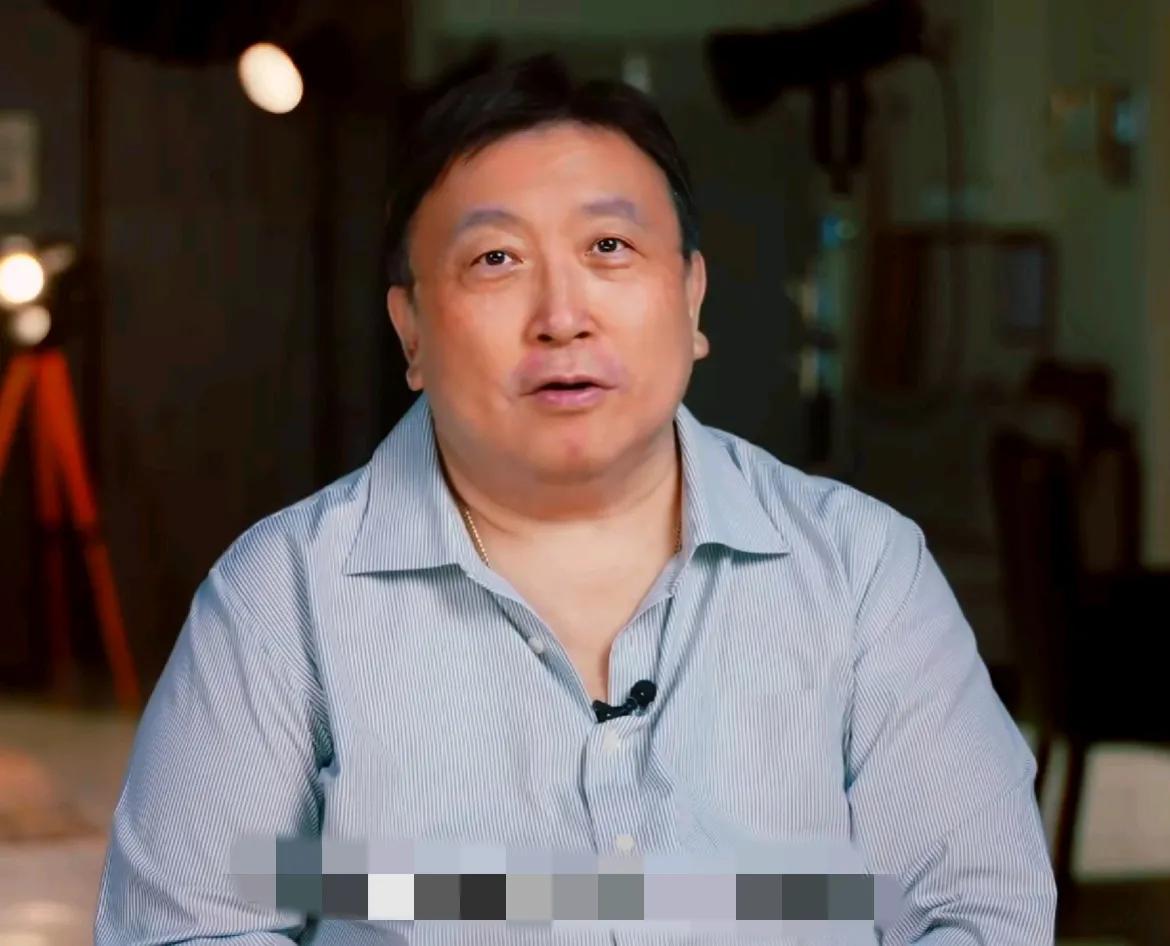 王晶时隔多年回应了他与周星驰决裂的原因，当时拍千王之王的时候，原本拍7天的，但是