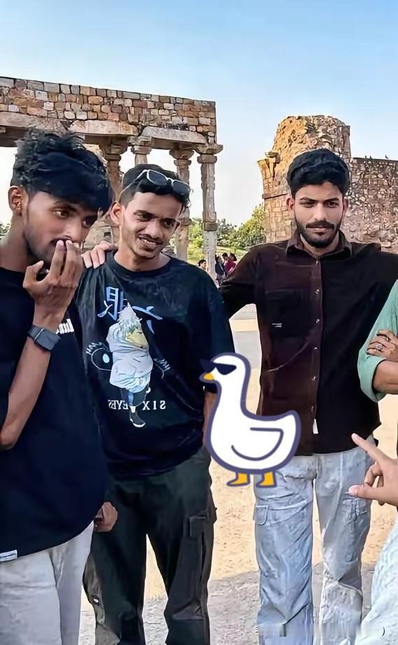 印度实习生把同事请客、女生微笑当“示好信号”？这误会真不是小事！文化差异是根，但