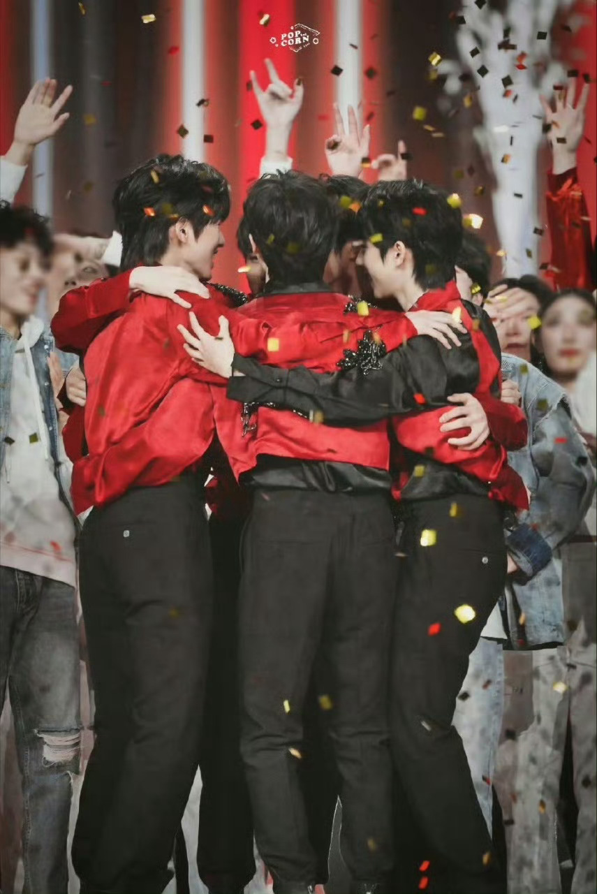 跨年零点第一个拥抱的含金量谁懂跨年零点第一个拥抱的含金量啊！新年新气象，2026