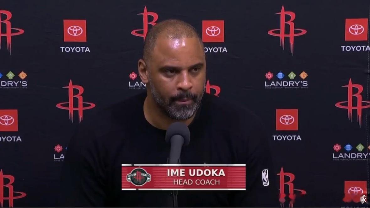 乌度卡赛后接受了媒体采访谈到本场大胜表示：“我认为我们对他们的主要得分手和射手的