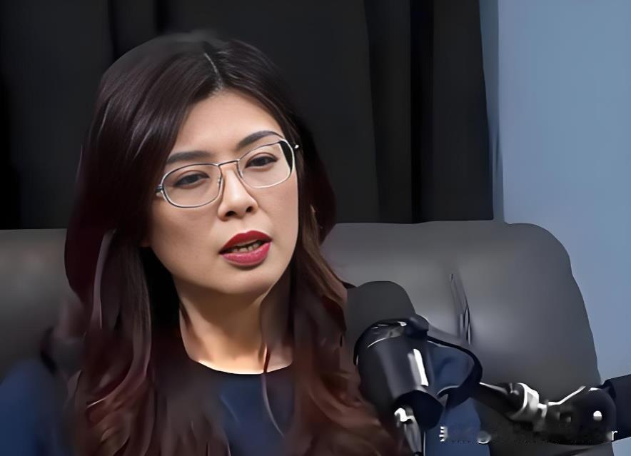 郑丽文前脚中国大陆，后脚美利坚，并美其名曰，中国大陆是我们的亲人，美国是我们的恩