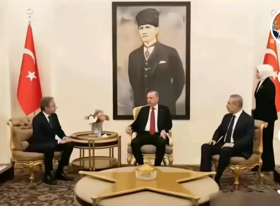 埃尔多安不把布林肯当回事！

埃尔多安以世界领导人自居！布林肯来了，埃尔多安坐得