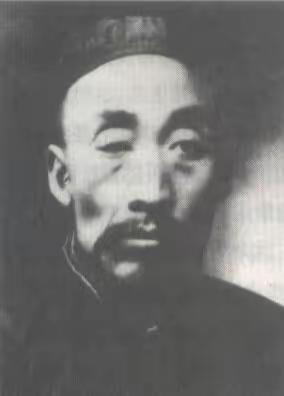 1920年，毛主席的父亲临终前，把毛泽民和毛泽覃叫到身边叮嘱道：“你们的大哥现在