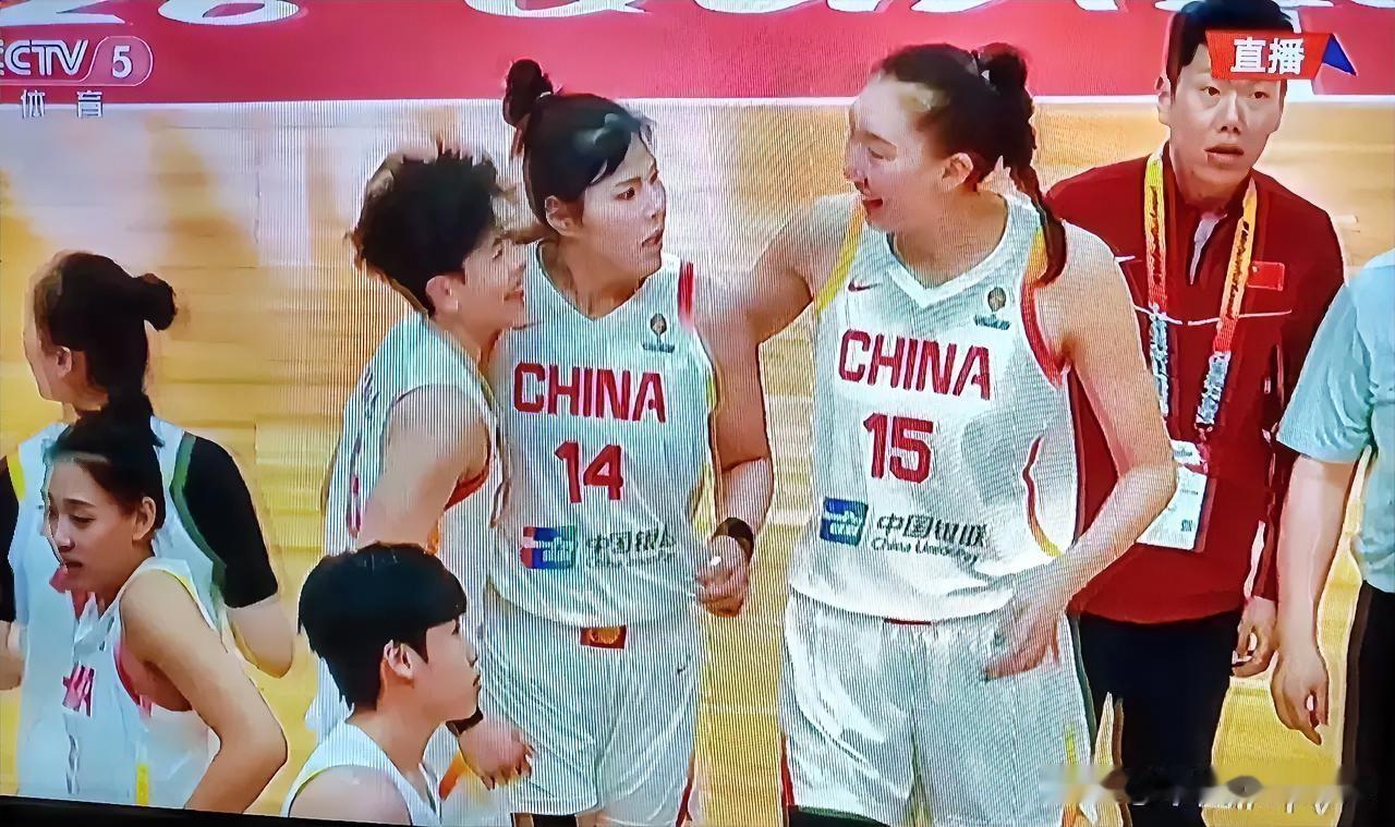 U18女篮又输给日本队了，怎么动不动就输日本队，太扎心了。真怀念有李月汝，韩旭，