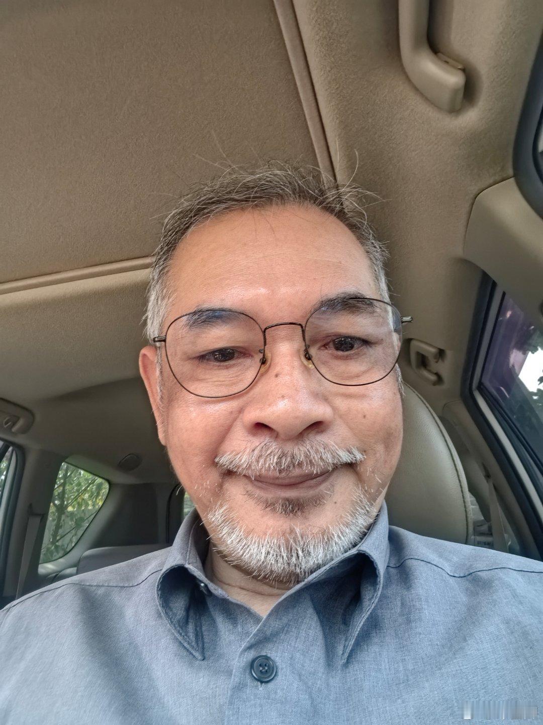 今天中元普渡，還是得上工賺罐罐。 ​​​