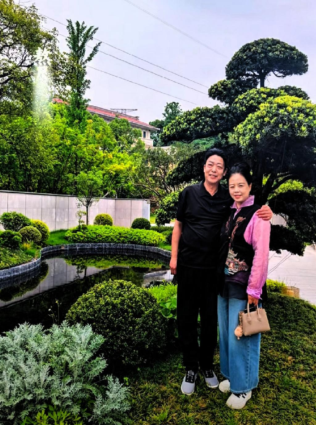 看完许姚夫妇的最新发声，心里又酸又堵，满是心疼又心酸！

这么多年的委屈、煎熬、