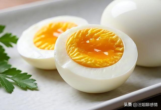 普通人每天吃多少鸡蛋才科学？

近日，一位网友计划连吃一个月、每天4个鸡蛋做“身