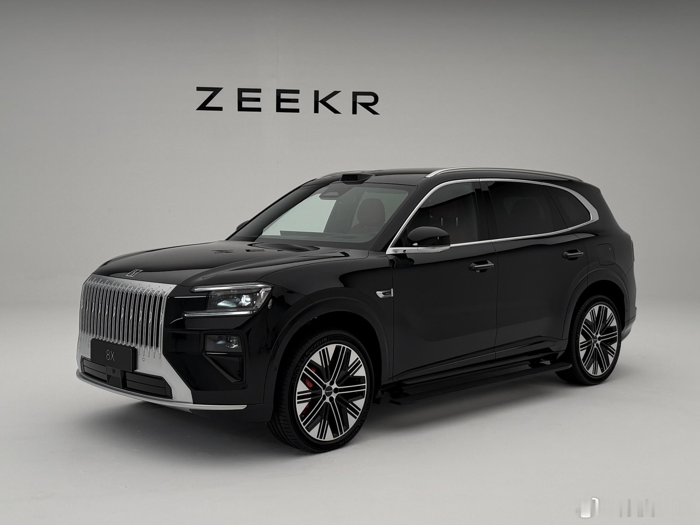 极氪8X预售37.68-44.68万，选个普通Ultra就够，这价格我觉得行！ 