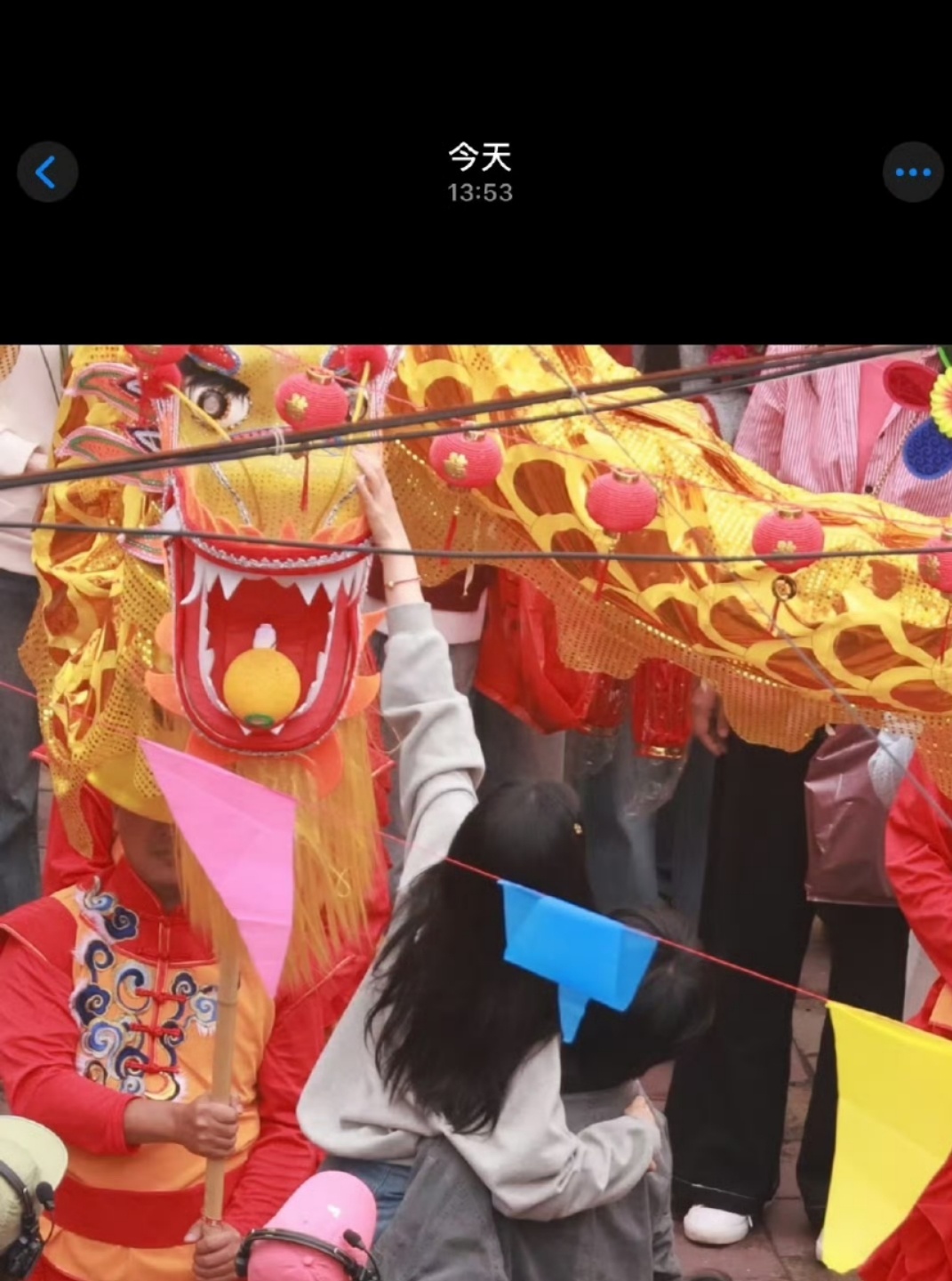 宋威龙把张婧仪举高高路透宋威龙抱张婧仪摸龙头路透宋威龙抱张婧仪摸龙头路透好甜呀，