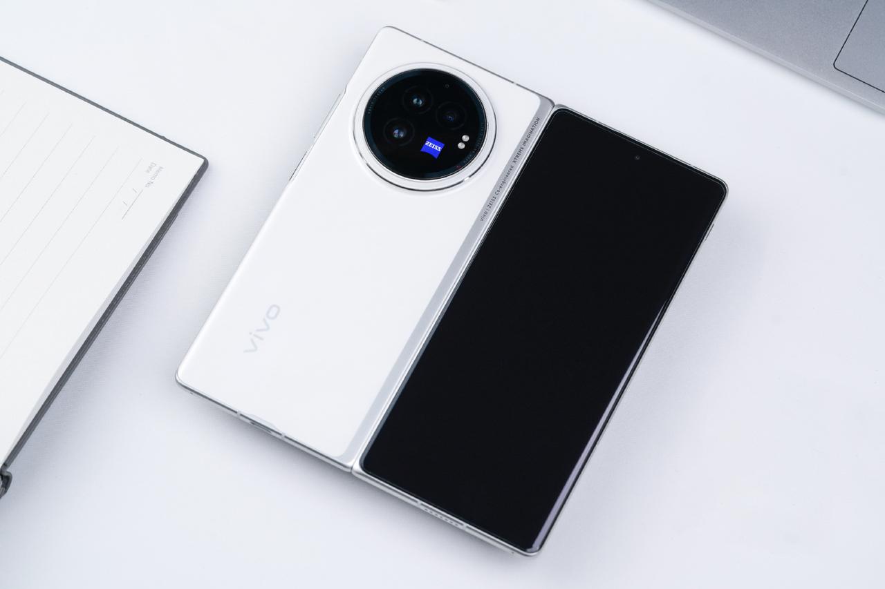 vivo X Fold3真机上手，谁叫vivo怎么做折叠屏的！比我的iPhone