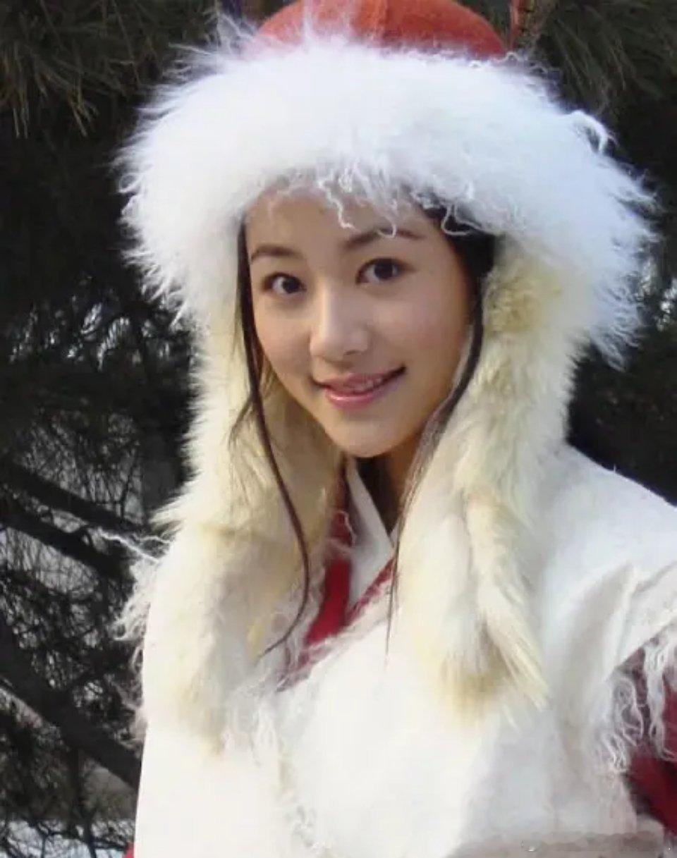 确实韩雪还是很漂亮的，就是太爷爷宝女了 ​​​