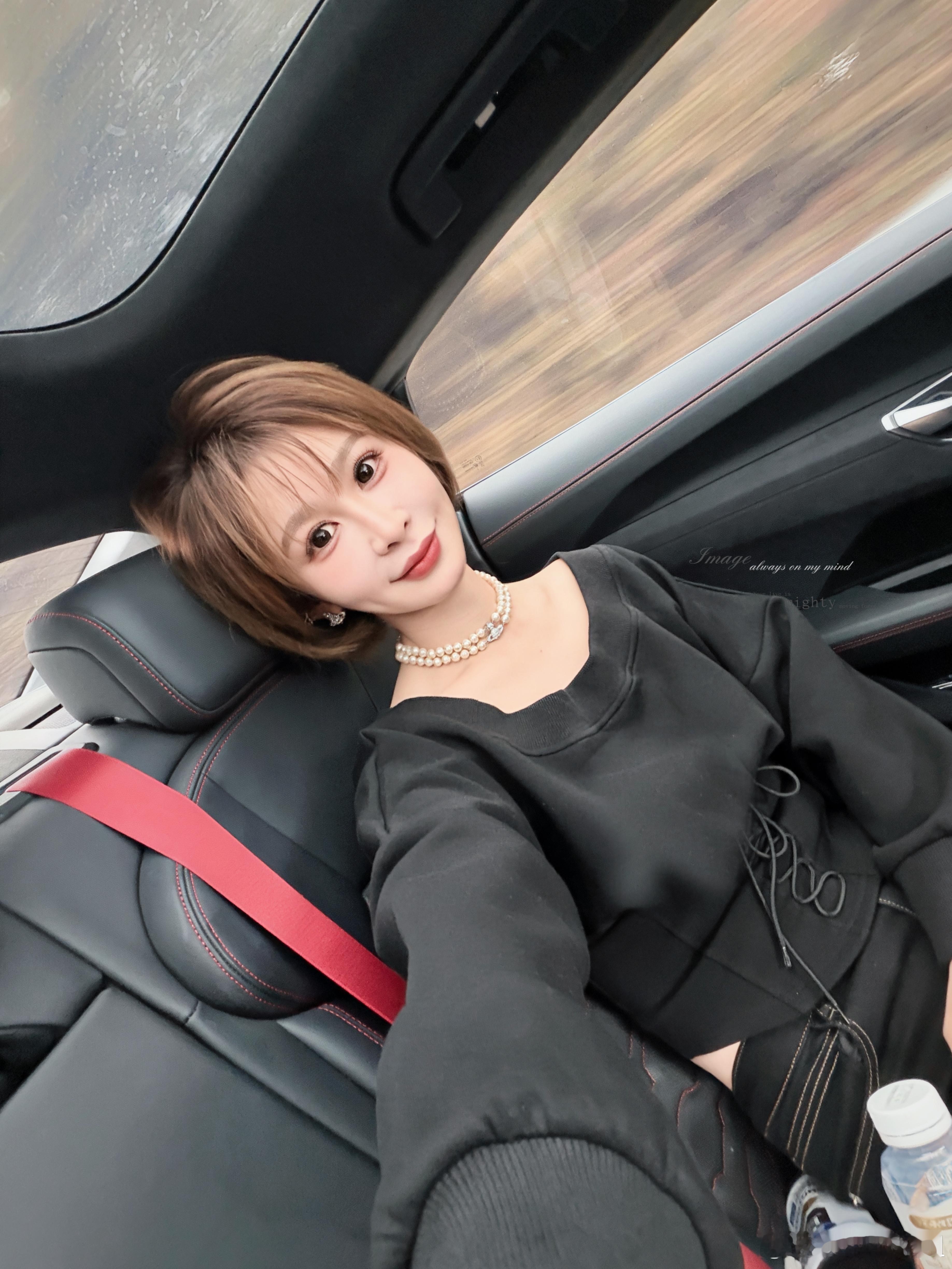 说一下自己的真实经历。颈椎和我们的胃是连通的。我常年颈椎不好，偏头疼，只要穿了漏