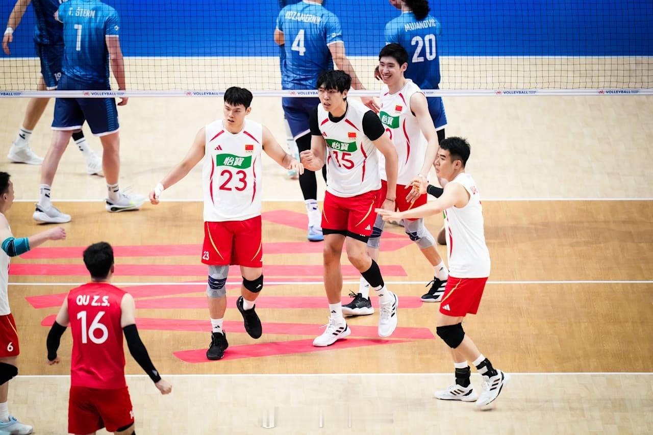 国家排球联赛中国男排vs斯洛文尼亚男排 第三局中国队虽然在开局一直落后，但在局中