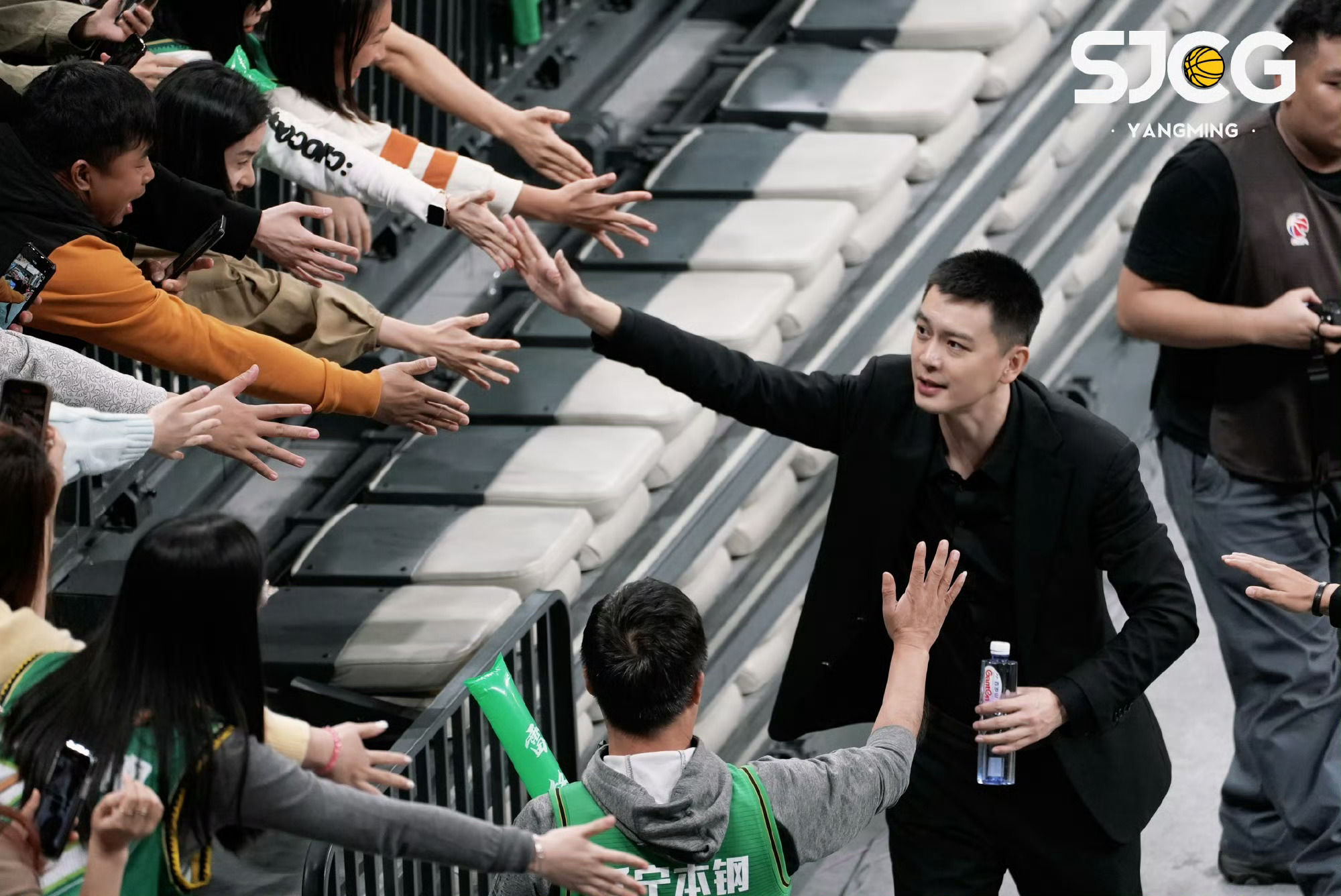 昨天的出色表现证明了：辽宁男篮是永不言败的钢铁团队。冠军底蕴永存！