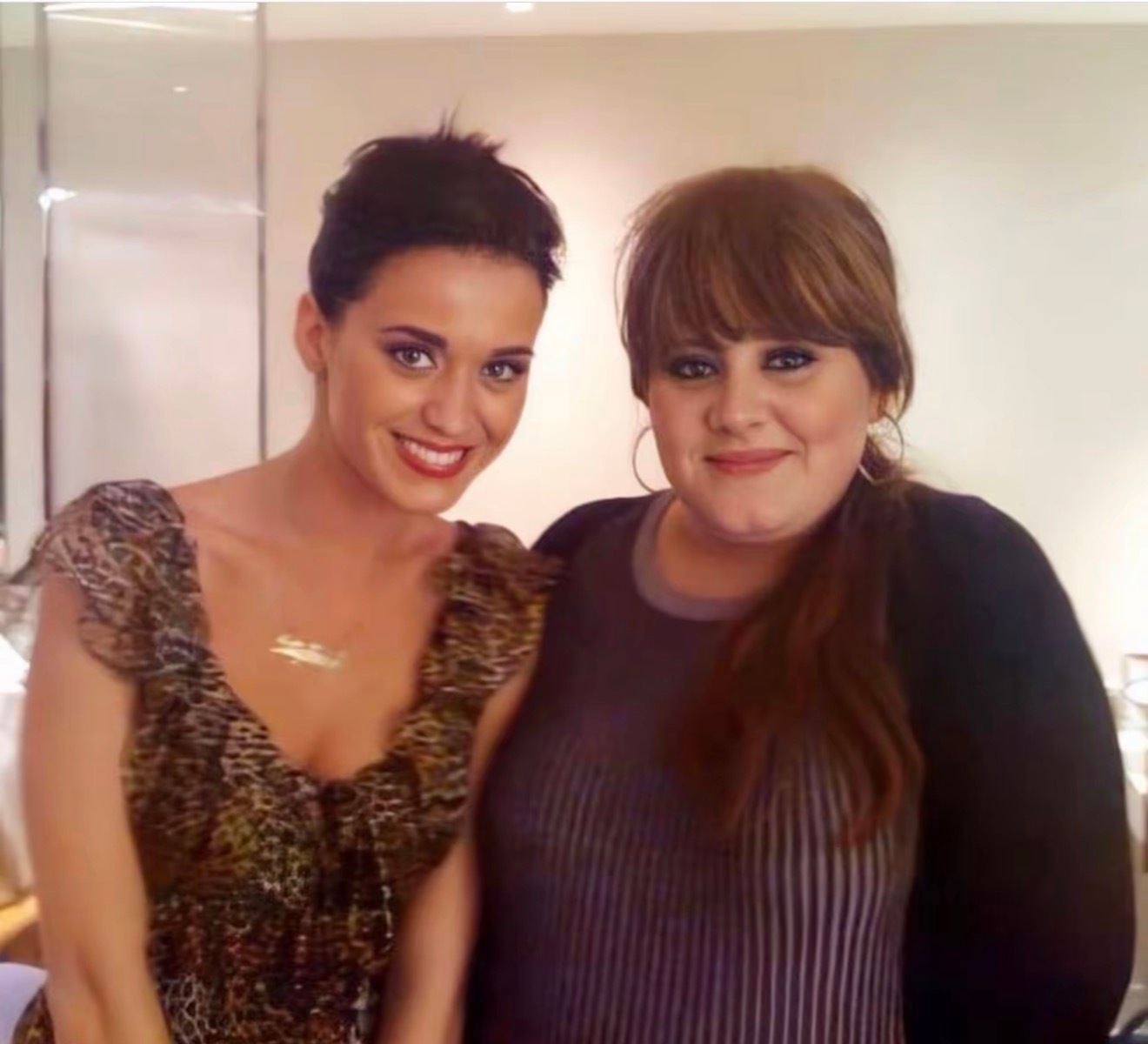 Katy perry[手指比心]Adele ​​​