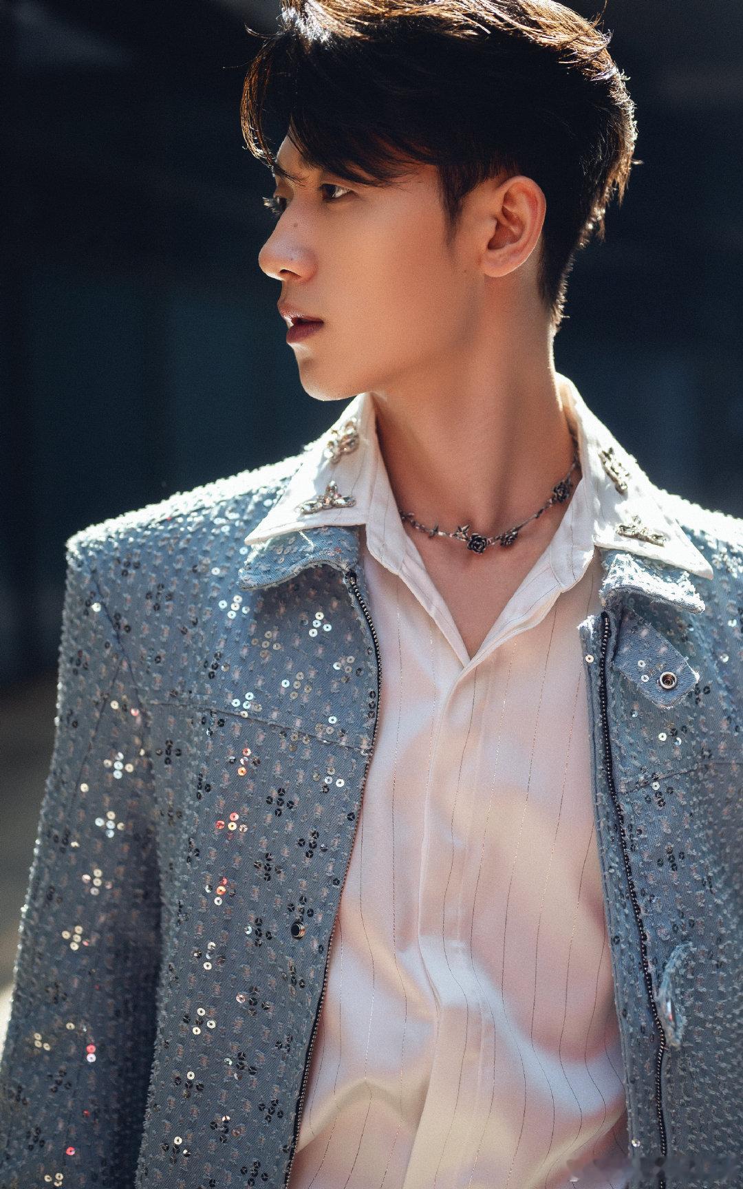 乐评人锐评音综选手卖力但不帅珠玉在前真的难顶！孟佳 Ella 芝芙版珠玉在前，马