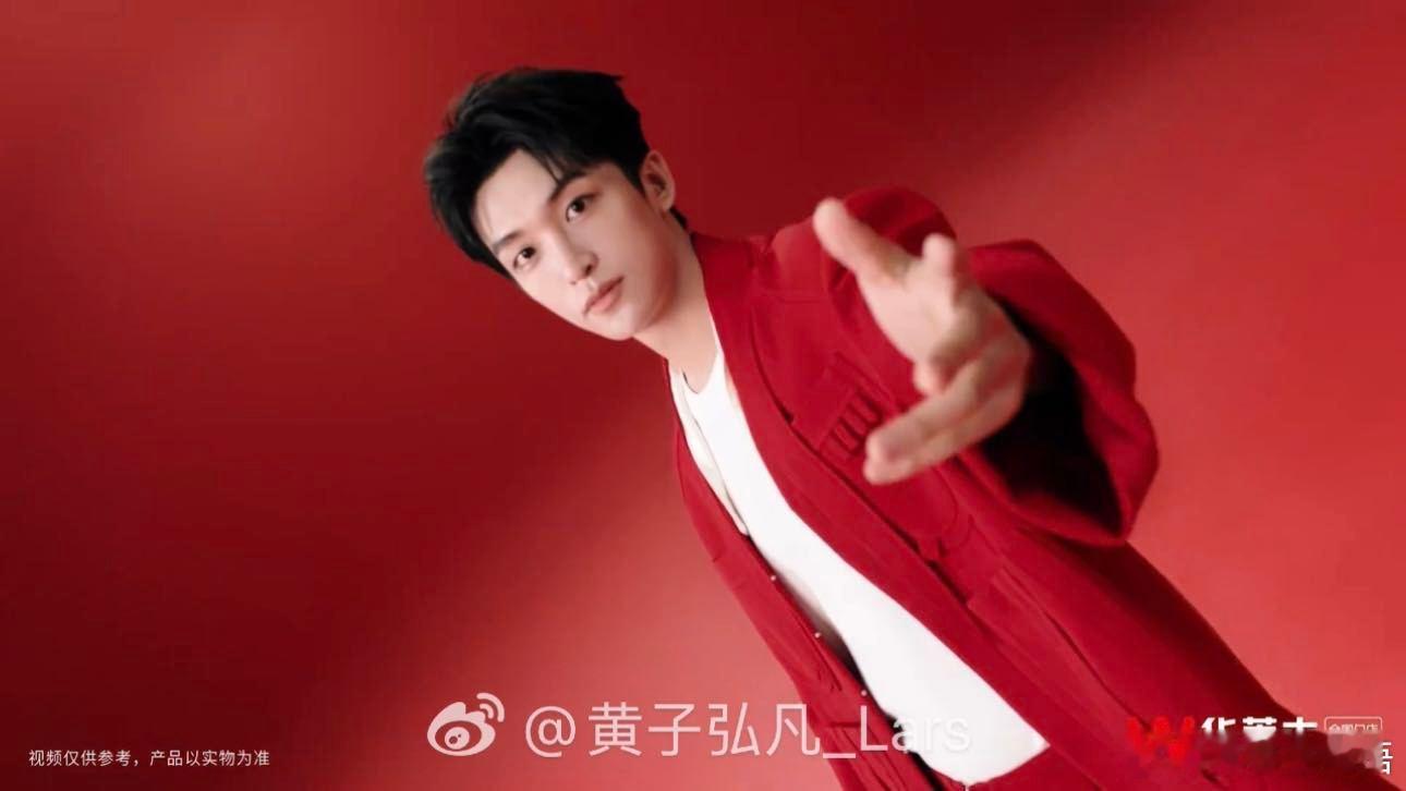 黄子弘凡的天选代言来了 当蟹黄堡遇见快乐堡，双倍快乐即刻开启！这次真的走进了我们