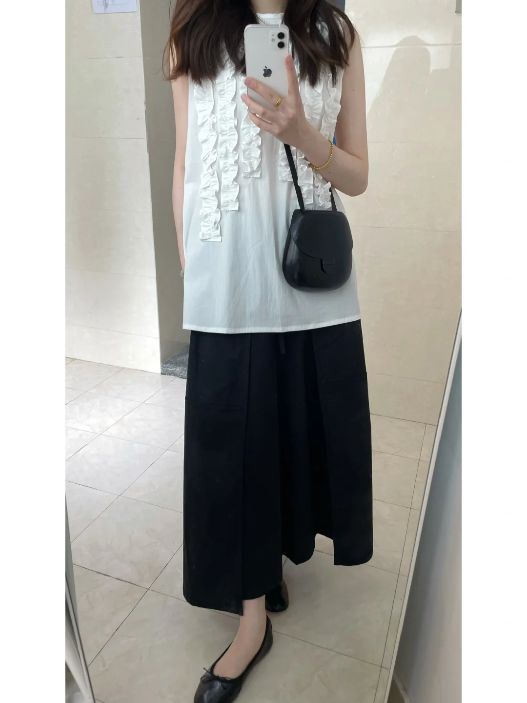 周二穿花瓣小衫